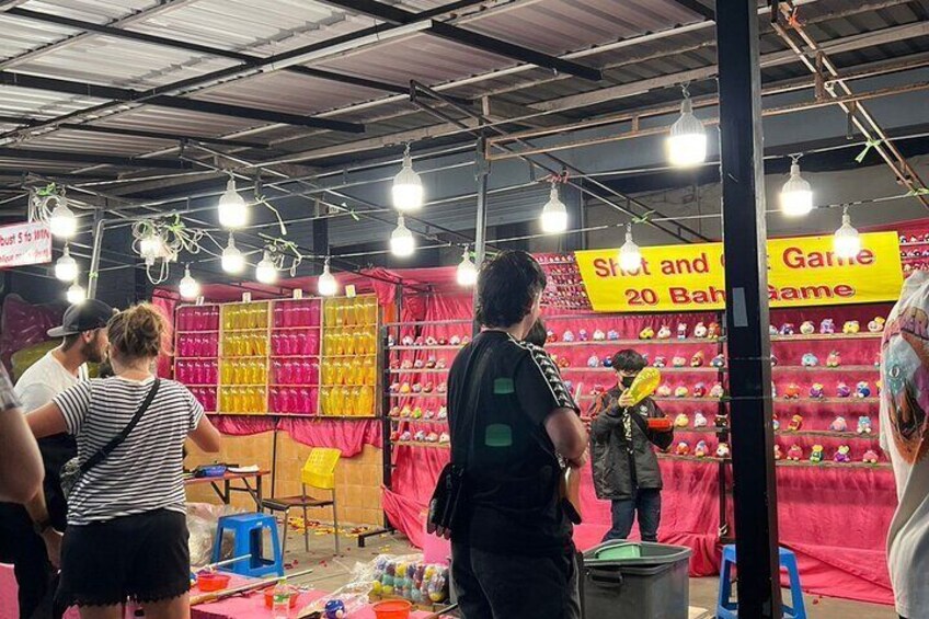 Chiangmai Temples and Market TukTuk Evening Night Tour