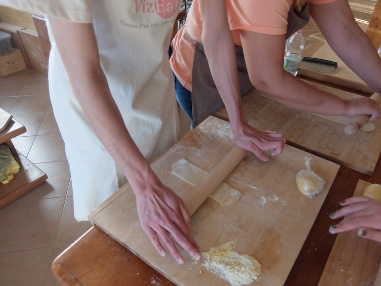 Home Cooking in Testaccio: Cacio e Pepe, Amatriciana, Carbonara