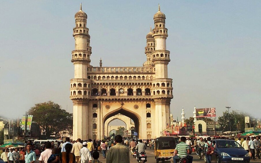 Hyderabad Private Tour with Charminar Mosque & Museum