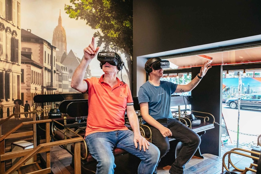 Frankfurt: TimeRide VR Time Travel Experience Ticket