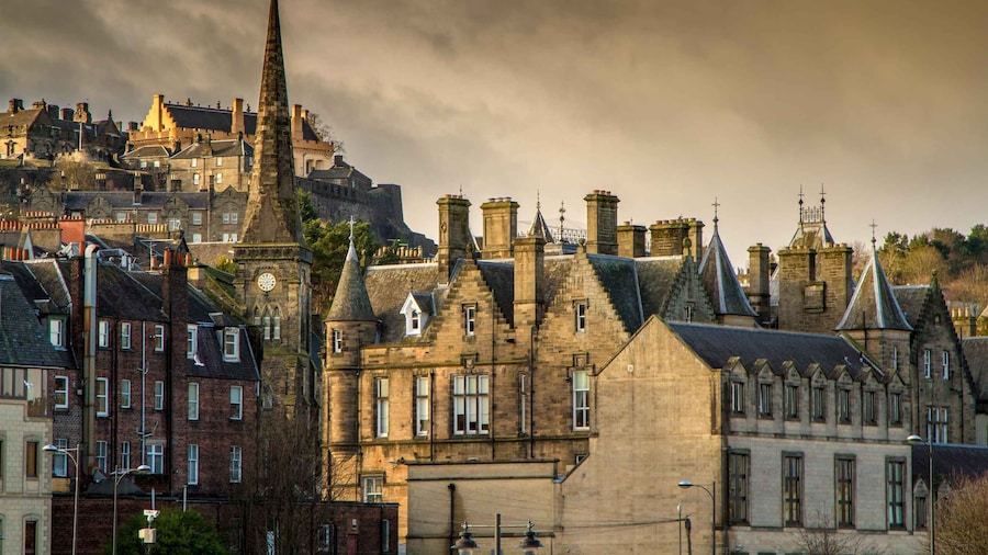 Stirling: Historical Walking Tour in Spanish