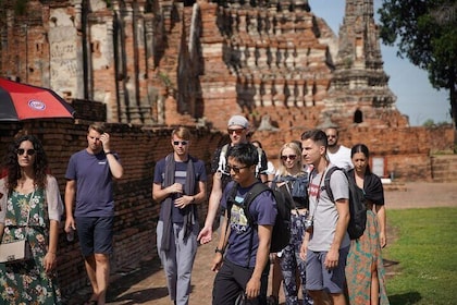 Floating Market and Ayutthaya Guided Day Tour from Bangkok