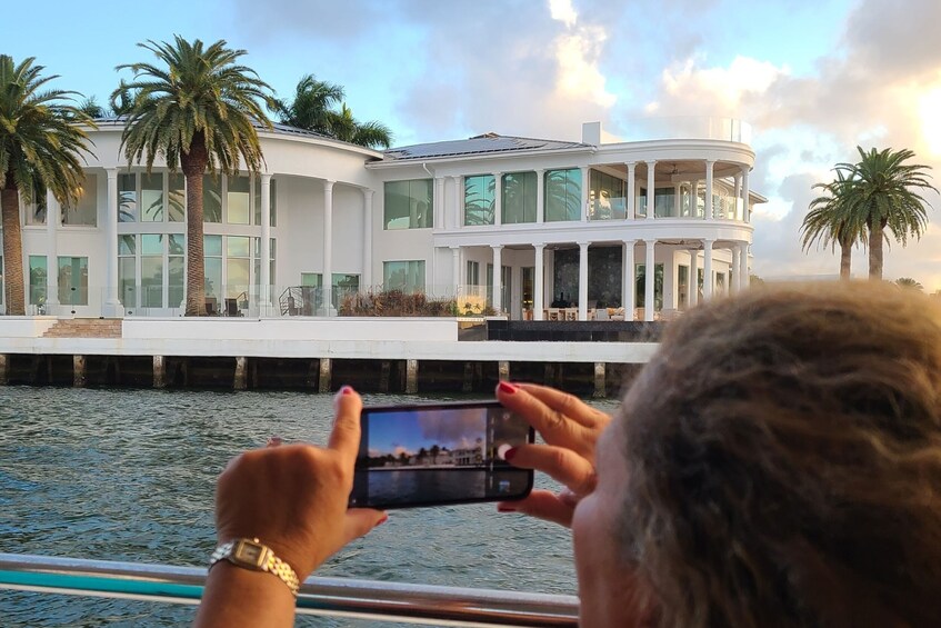 Fort Lauderdale: Millionaire's Homes and Megayachts Cruise + Free Drink 