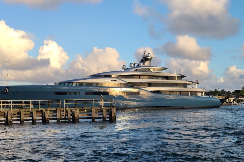 Fort Lauderdale: Millionaire's Homes and Megayachts Cruise + Free Drink 
