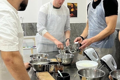 Traditional tiramisu lesson with limoncello tasting