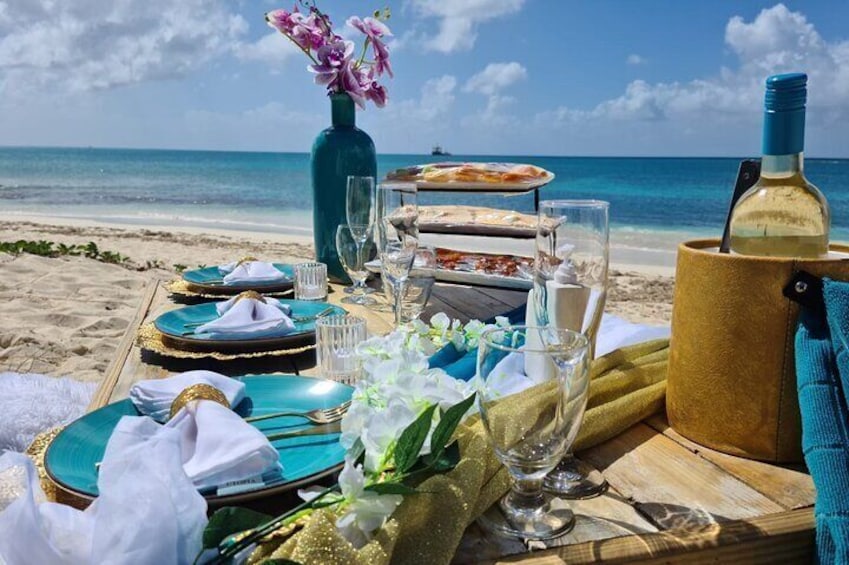 Luxury Private Picnic with Caribbean Cuisine 