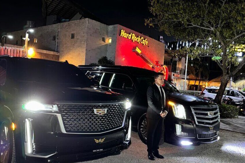 4-Hour VIP Coco Bongo and Club Hopping Private Guided Tour