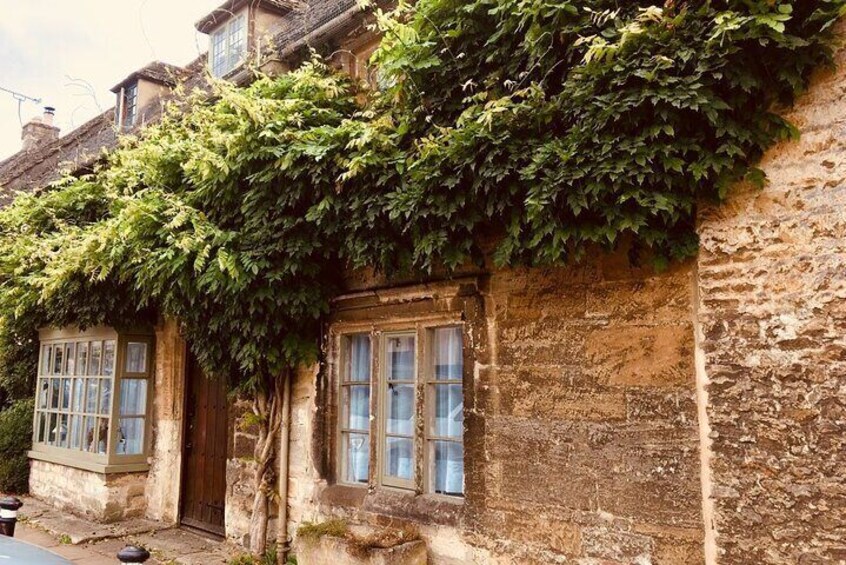 From London: Full Day Cotswolds Small Group Tour with Cream Tea 