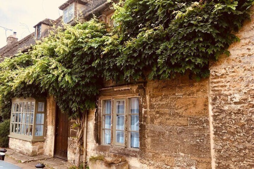 From London: Full Day Cotswolds Small Group Tour with Cream Tea