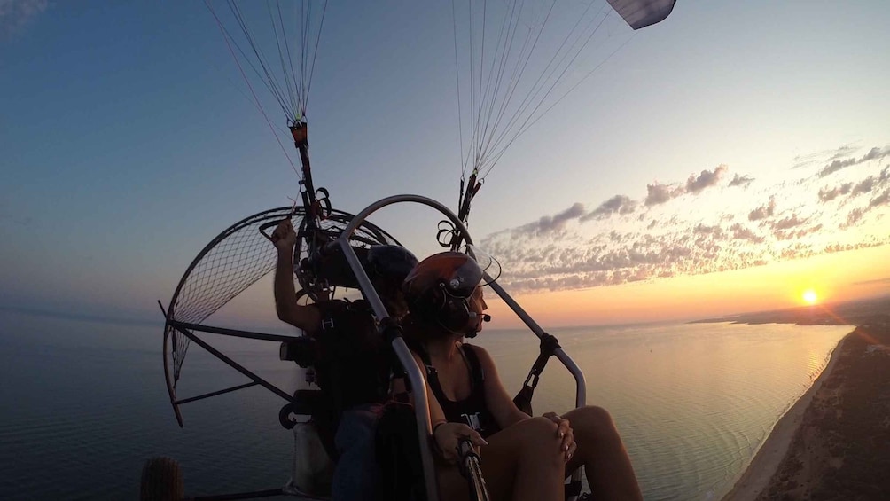 Albufeira: Sunset Paragliding Flight