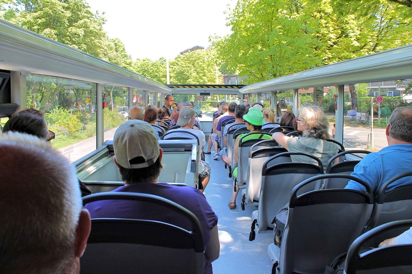 Hamburg: Hop-On Hop-Off Bus Tour Family Ticket