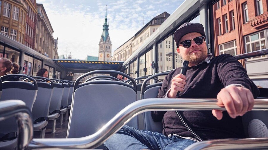 Hamburg: Hop-On Hop-Off Bus Tour Family Ticket