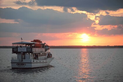 Atlantic City: Quiet Bay Cruise With Happy Hour Options