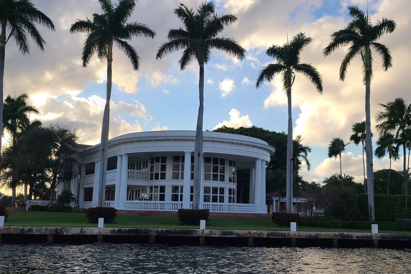 Fort Lauderdale: 90-minute Celebrity Homes Sunset Cruise + Free Drink 