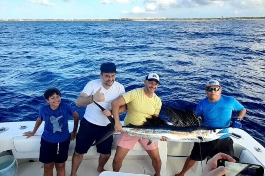 4-Hour Private Fishing Tour in Riviera Maya