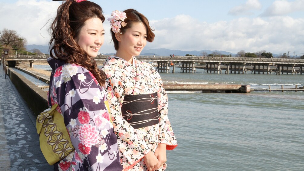 Ladies enjoying the scenic views on the Kyoto Kimono Wearing Experience