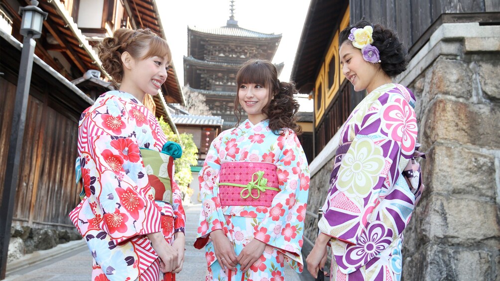 Three ladies on the Kyoto Kimono Wearing Experience
