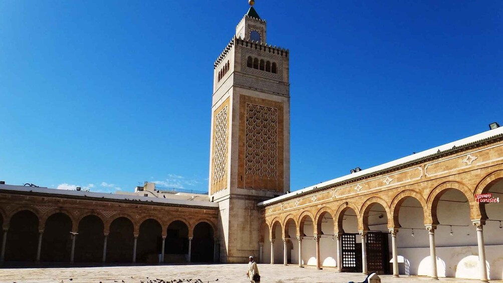 Picture 3 for Activity Tunis: Guided Tour with Bardo Museum, El-Zitouna, and Medina