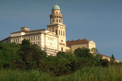 Tur Sehari Győr, Lébény, dan Pannonhalma dari Budapest