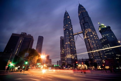 Kuala Lumpur: Buffémiddag på Atmosphere 360 och Night Tour