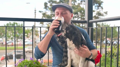 Dublin: Küstenwanderung und Pints & Puppies