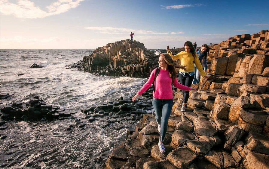 Picture 5 for Activity From Belfast: Full-Day Giants Causeway Land and Boat Tour