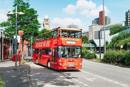 Hamburg: Hop-On Hop-Off Bus with Alster or Harbour Cruise