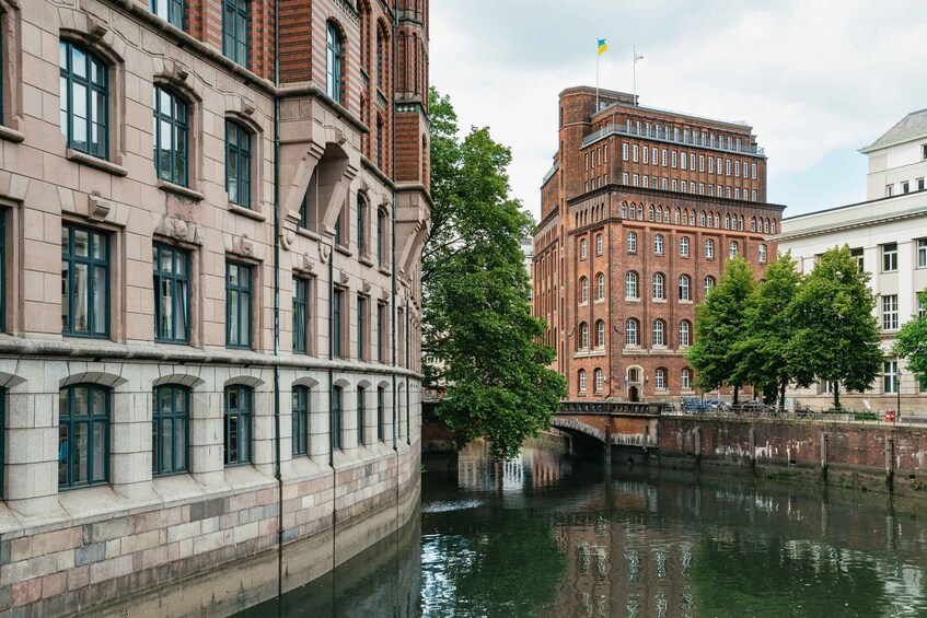 Picture 7 for Activity Hamburg: Hop-On Hop-Off Bus with Alster or Harbor Cruise