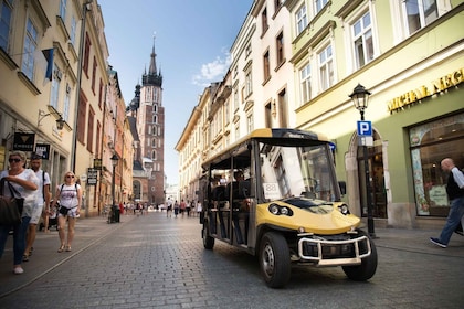 Cracovia: recorrido por la ciudad de 3 distritos en coche eléctrico