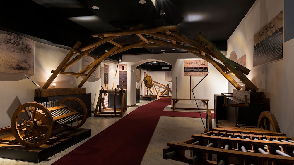 Gallery of different inventions at Da Vinci exhibit