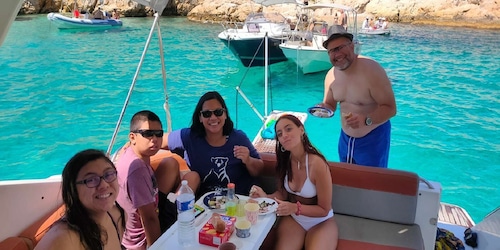 Marseille: Day Boat Ride di Calanques dengan Wine Tasting