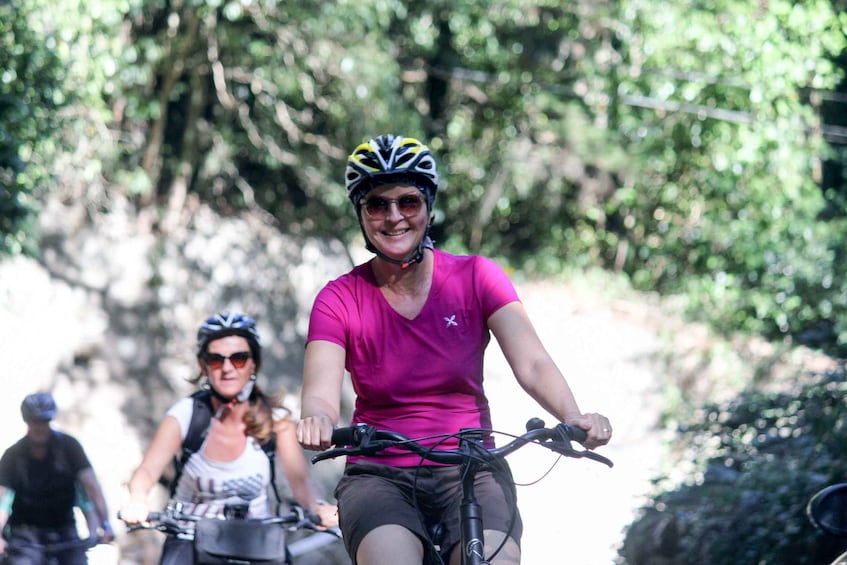 Picture 1 for Activity From Lisbon: Sintra to Cascais Full-Day Guided E-Bike Tour