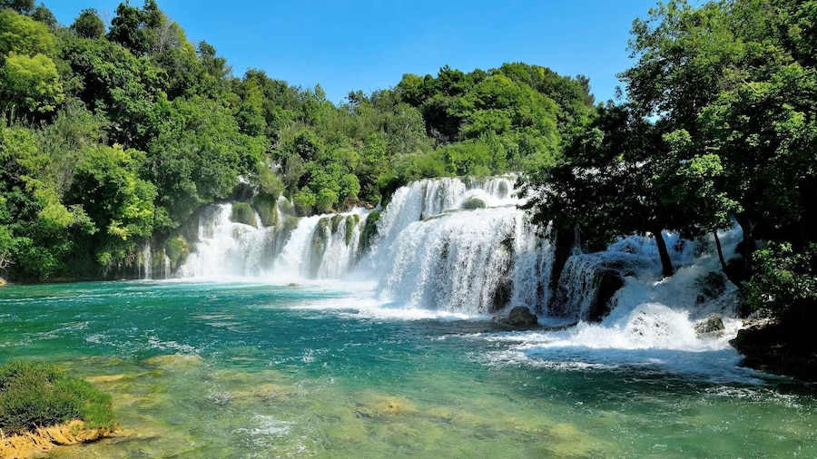 From Omiš: Krka Waterfalls and Trogir Small Group Tour
