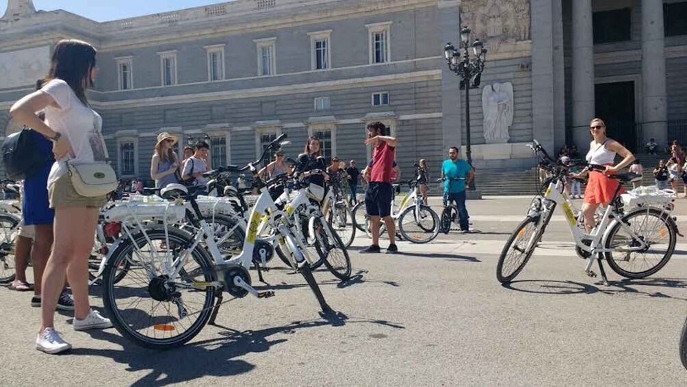Madrid: 3-Hour Sightseeing Tour by Electric Bike