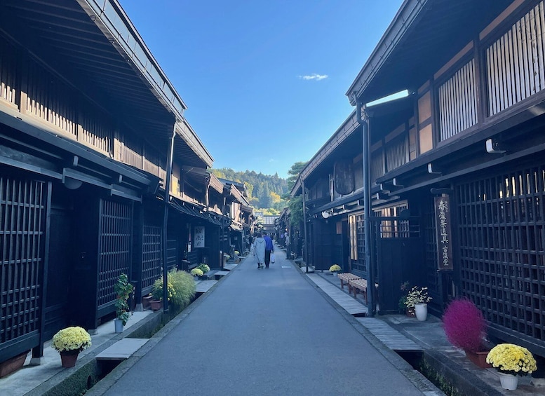 Picture 3 for Activity Takayama: Old Town Guided Walking Tour 45min.