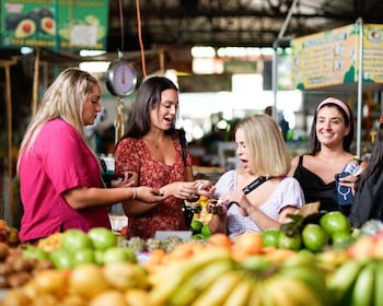 Die Aromen von Cali: Food Tour auf dem lokalen Markt