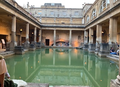 Bath: Guided City Walking Tour with Entry To The Roman Baths