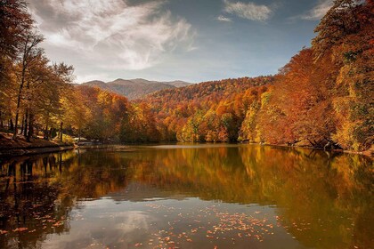 Ereván: caminata por el lago del Parque Nacional Dilijan