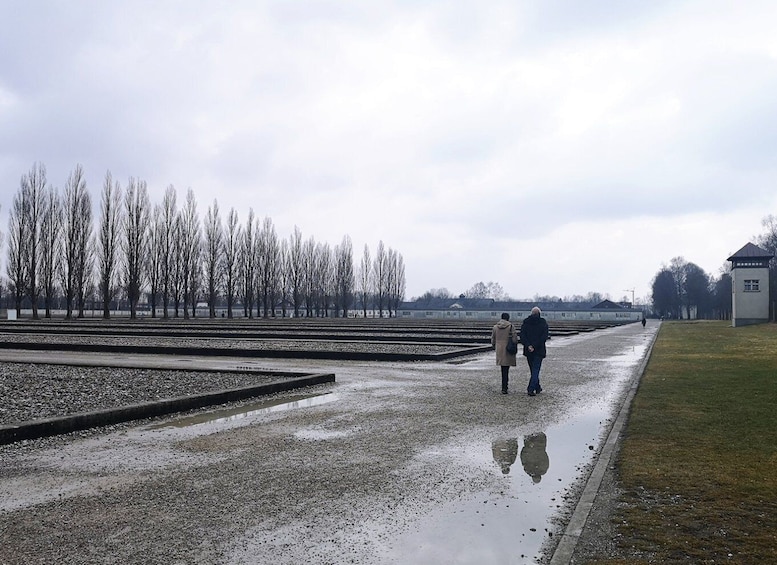 Picture 5 for Activity From Munich: Dachau Memorial Site Tour in Spanish