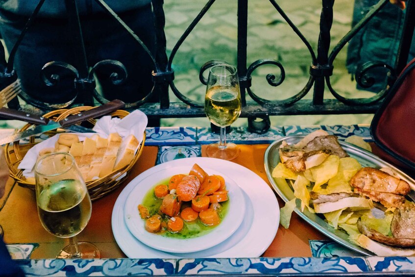 Picture 1 for Activity Seville: Tapas Tour Across the River in Triana