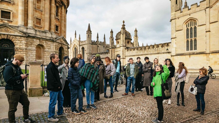 Oxford: University and City Walking Tour with Alumni Guide
