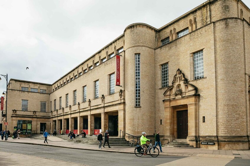 Picture 14 for Activity Oxford: University and City Walking Tour with Alumni Guide