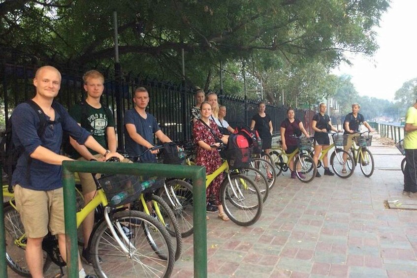 Picture 4 for Activity Old Delhi: 3.5-Hour Small-Group Bike Tour with Breakfast