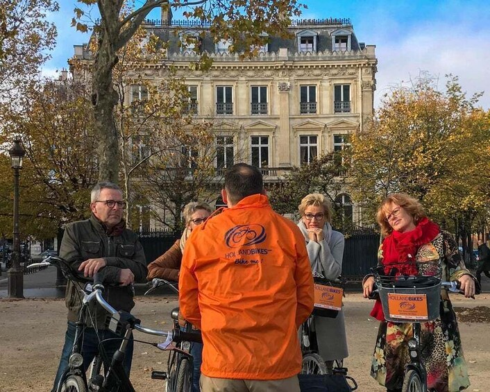 Picture 2 for Activity Paris: City Highlights Bike Tour