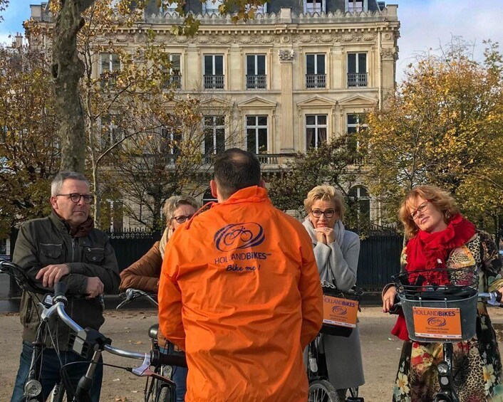 Picture 3 for Activity Paris: Highlights 3-Hour Bike Tour