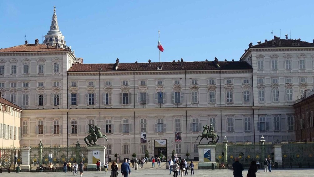 Picture 7 for Activity Turin: Historical Walking Tour by Night