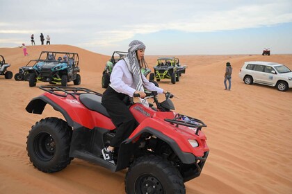 Dubai: Desert Safari med VIP BBQ og valgfri firehjuling