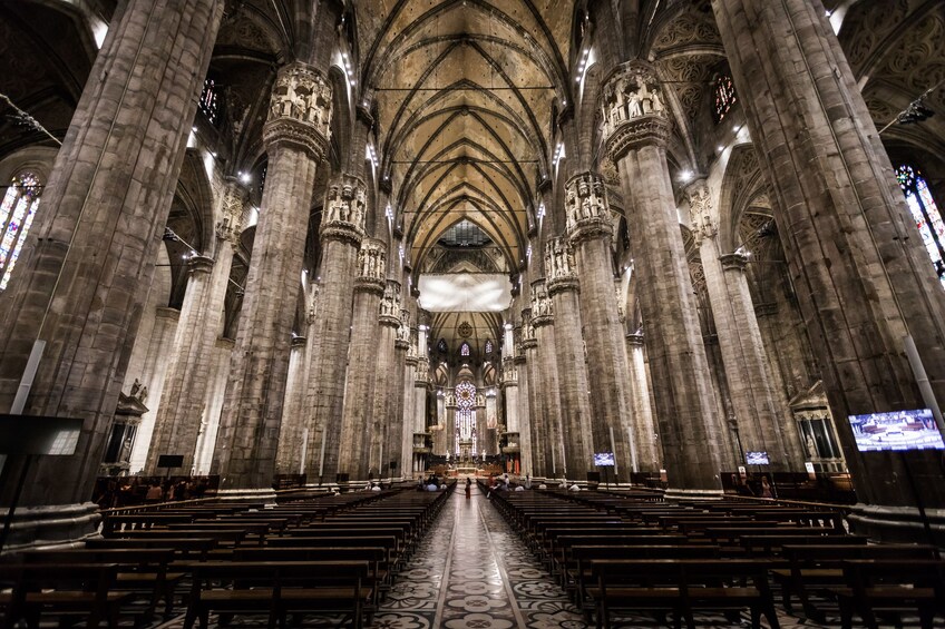 Direct access to Milan Duomo Cathedral + Rooftop Guided Tour