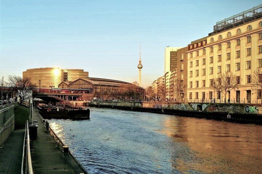 Rickshaw Highlights and Paths among River Spree Tiergarten Park 