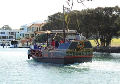 Mandurah: crucero panorámico de 1,5 horas con almuerzo en un barco pirata